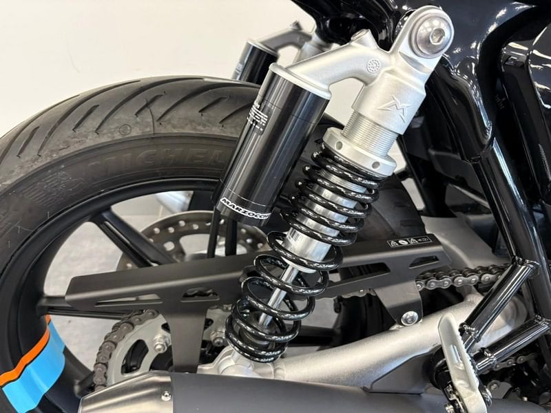 TRIUMPH Speed Twin 900 Pure White/Blue/Orange Abs