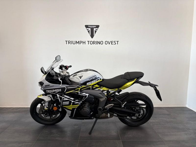 TRIUMPH Daytona 660 Dayotna 660