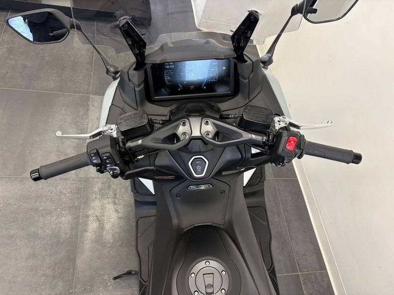 YAMAHA T-Max 560 Tech Abs