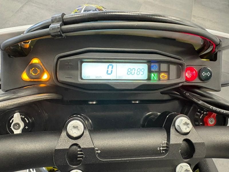 HUSQVARNA Supermoto 701 4T 