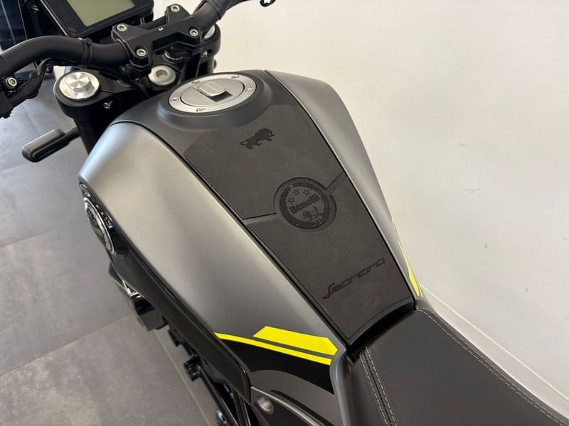 BENELLI Leoncino 250 E5