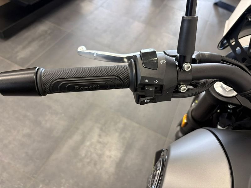 BENELLI Leoncino 250 E5