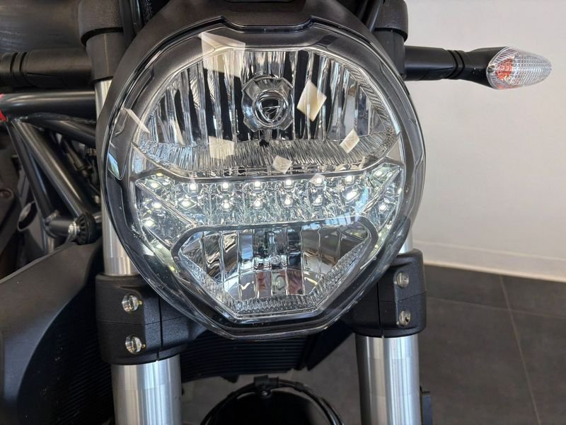 DUCATI Monster 821 Stealth