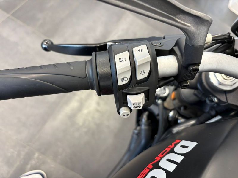 DUCATI Monster 821 Stealth