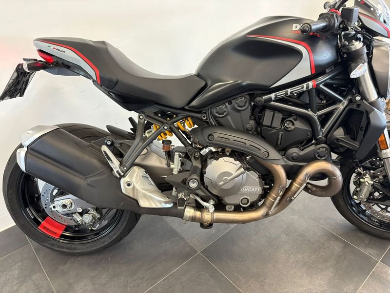 DUCATI Monster 821 Stealth