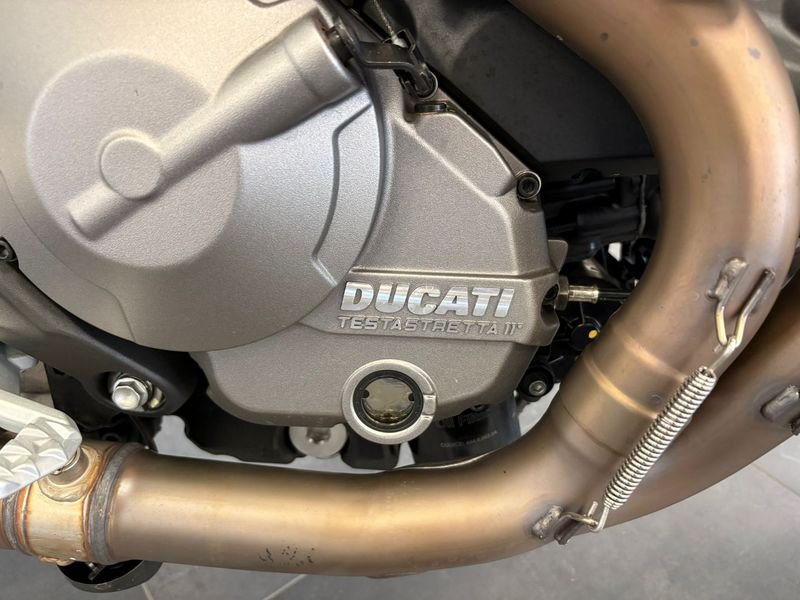 DUCATI Monster 821 Stealth