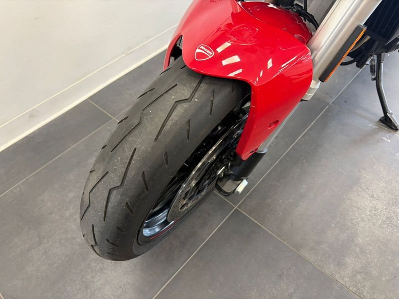 DUCATI Monster 797 Red dep.A2