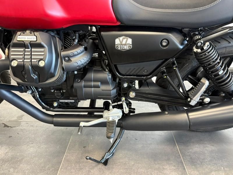 MOTO GUZZI V7 850 Stone Abs