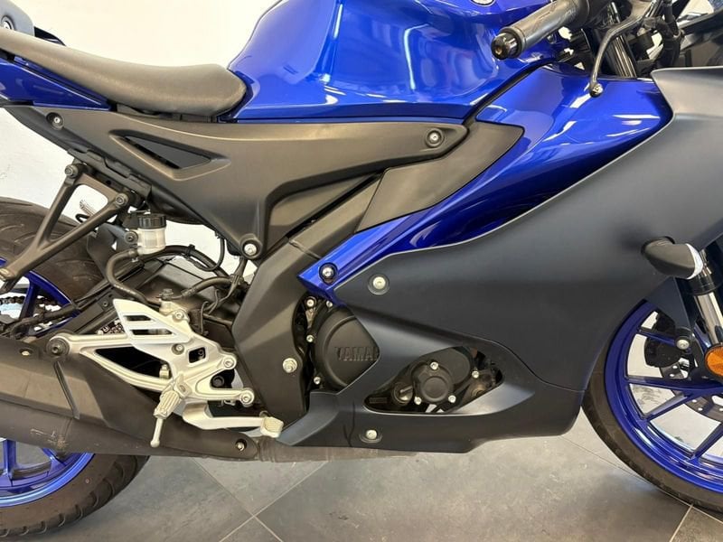 YAMAHA YZF R125 R 125 Abs