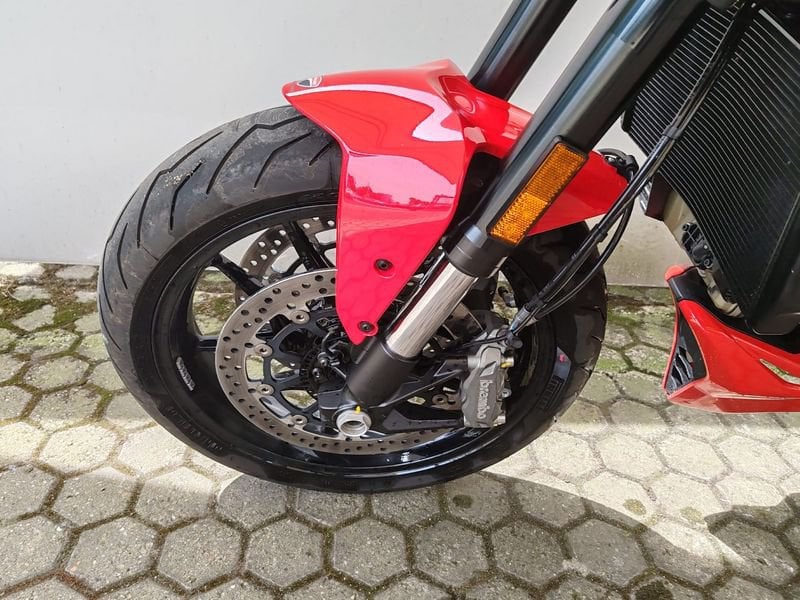 DUCATI Monster 937 plus Red