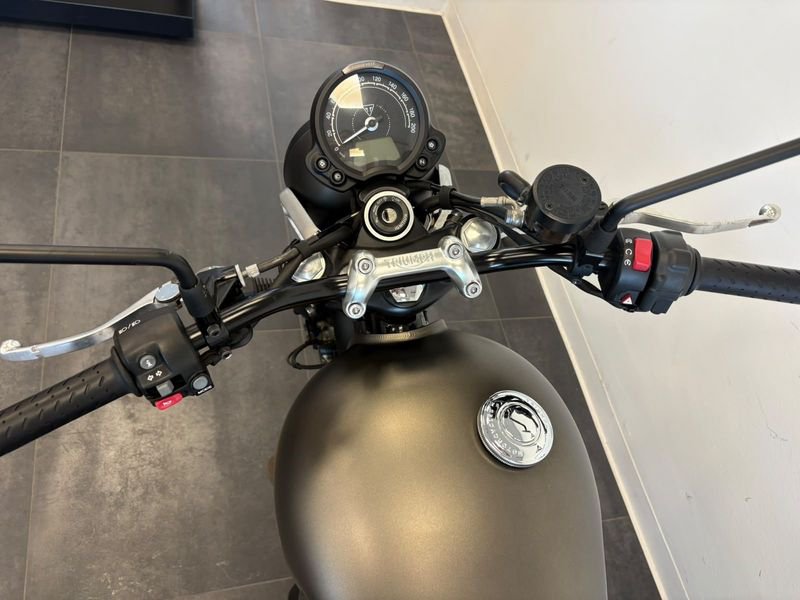 TRIUMPH Street Twin 900 