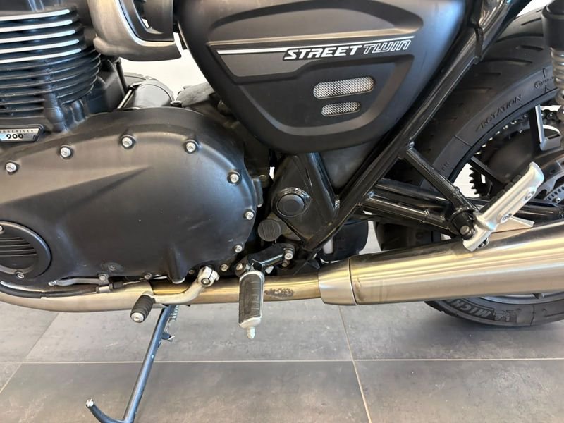 TRIUMPH Street Twin 900 