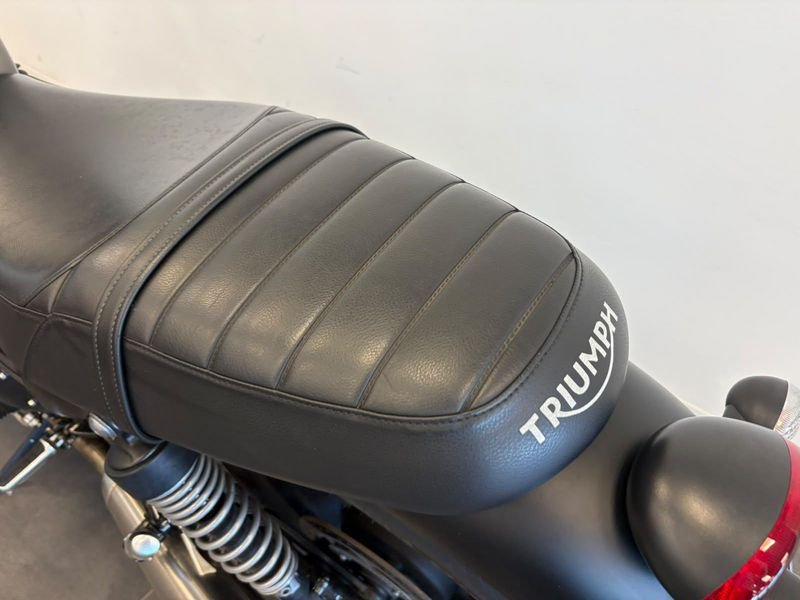 TRIUMPH Street Twin 900 