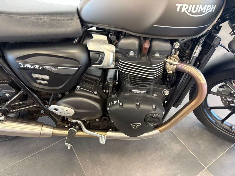 TRIUMPH Street Twin 900 