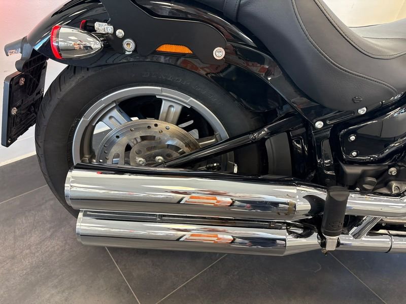 HARLEY-DAVIDSON Softail Standard 107 1745 1.8 Vivid Black