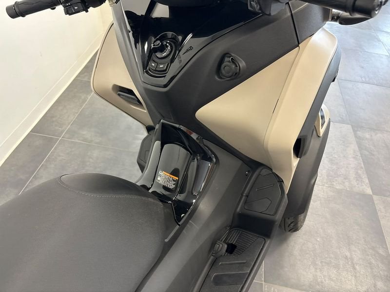 YAMAHA Tricity 300 Abs